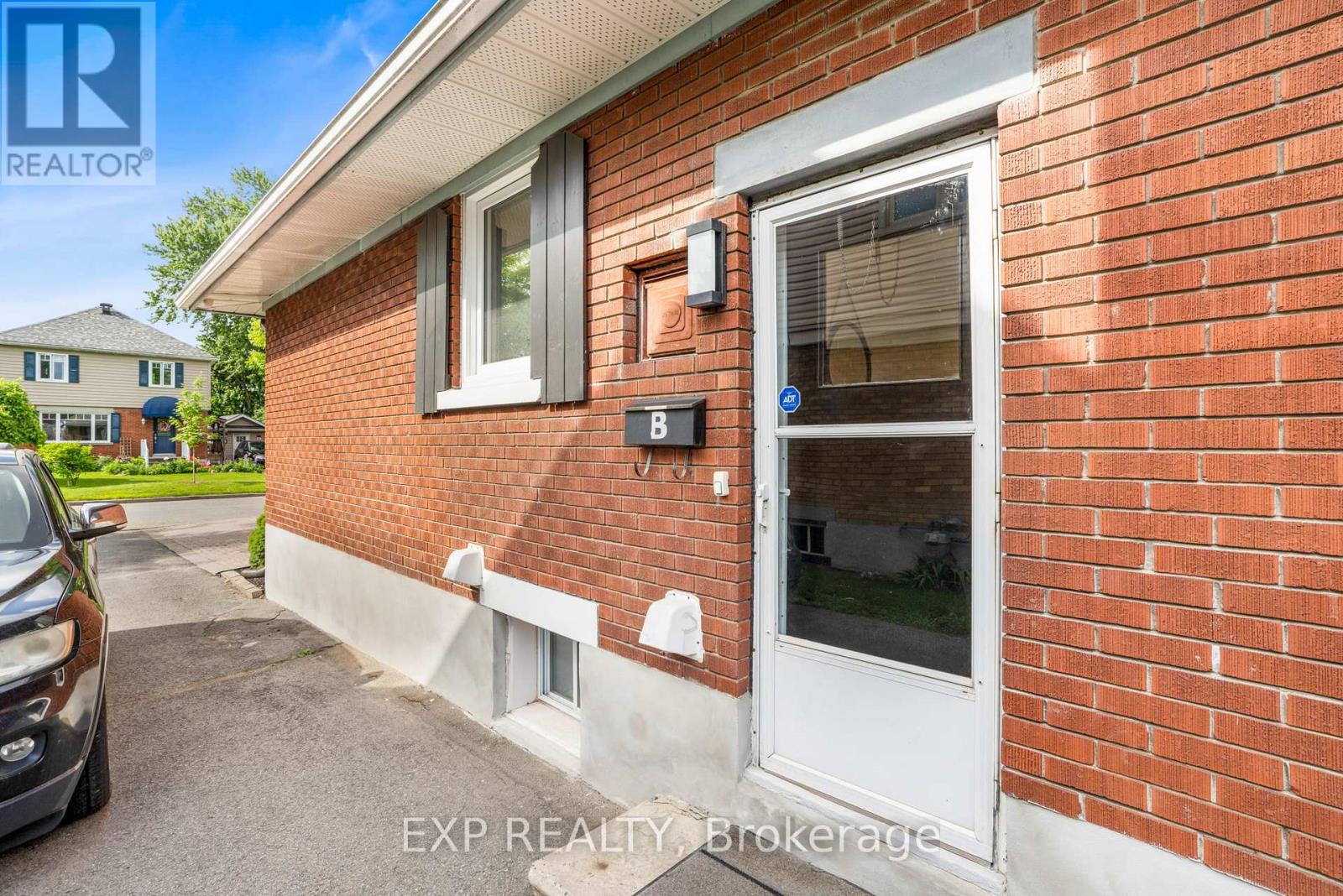 Property at 494 WOLFFDALE CRESCENT image 5