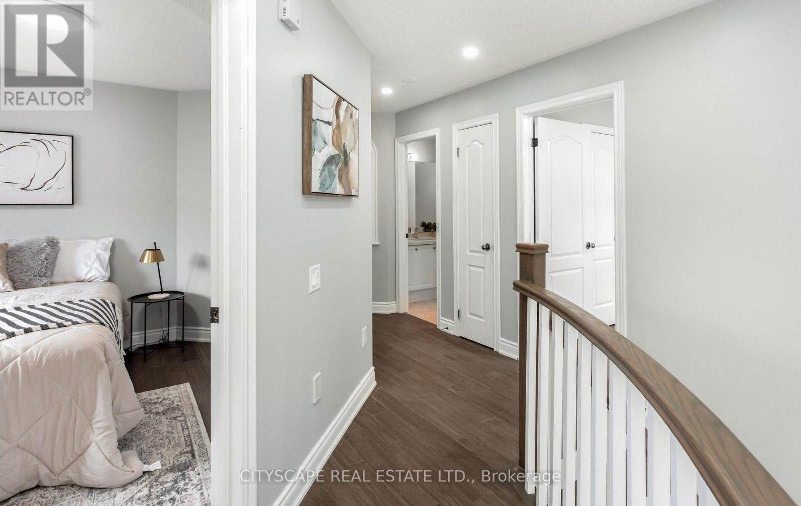 194 Tawny Crescent, Oakville (Br Bronte), Ontario  L6L 6T4 - Photo 19 - W12221965