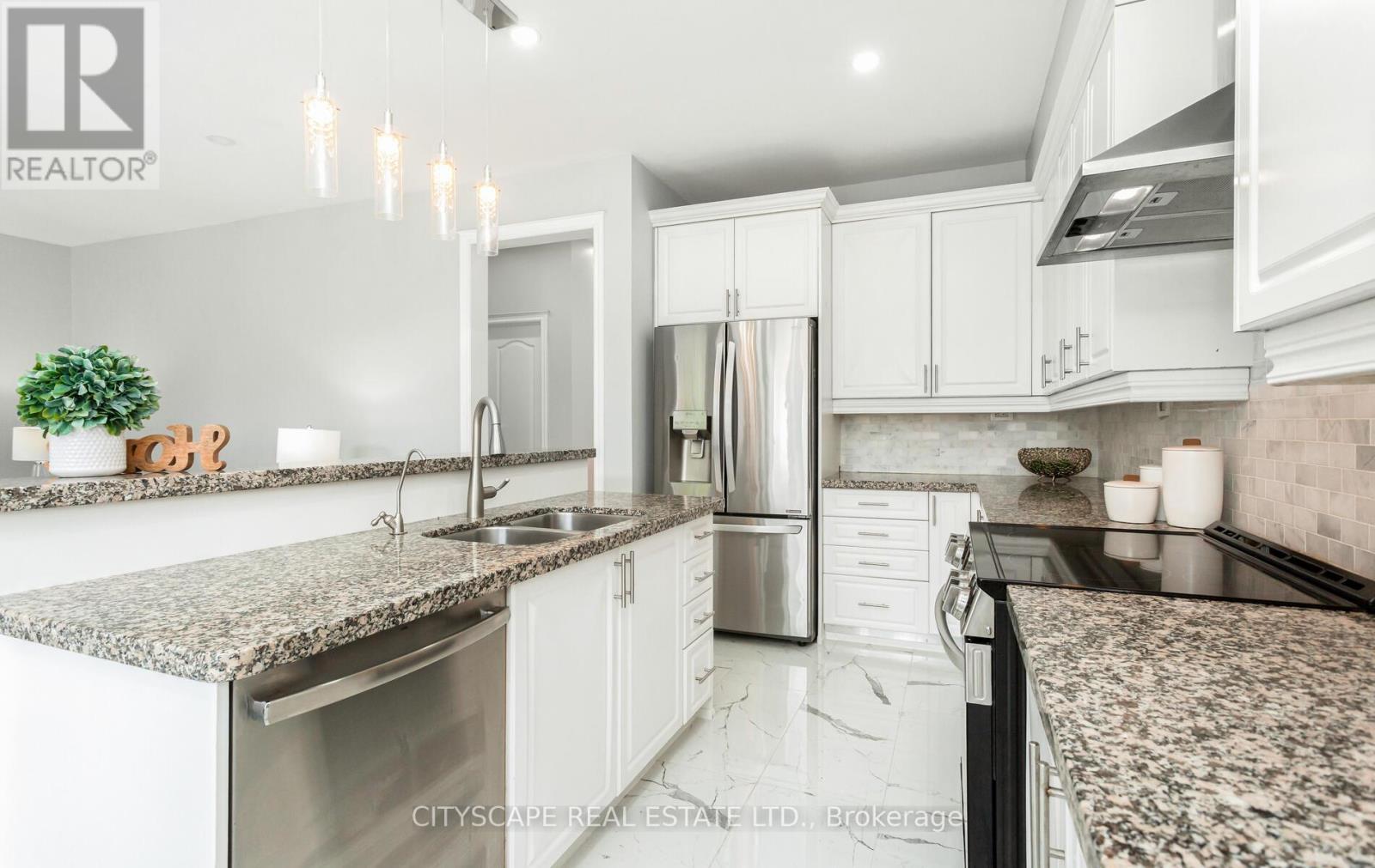 194 Tawny Crescent, Oakville (Br Bronte), Ontario  L6L 6T4 - Photo 15 - W12221965