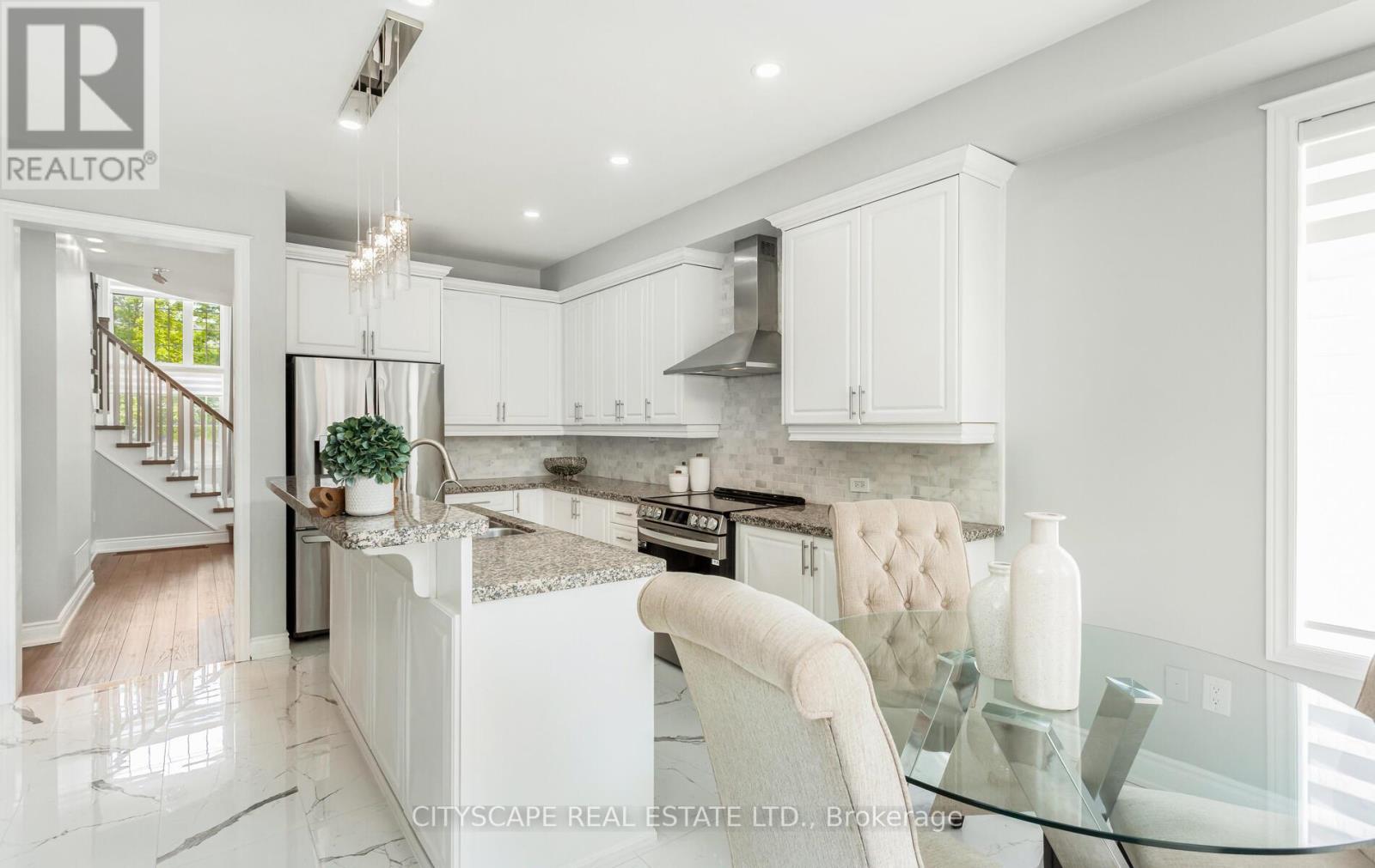 194 Tawny Crescent, Oakville (Br Bronte), Ontario  L6L 6T4 - Photo 14 - W12221965