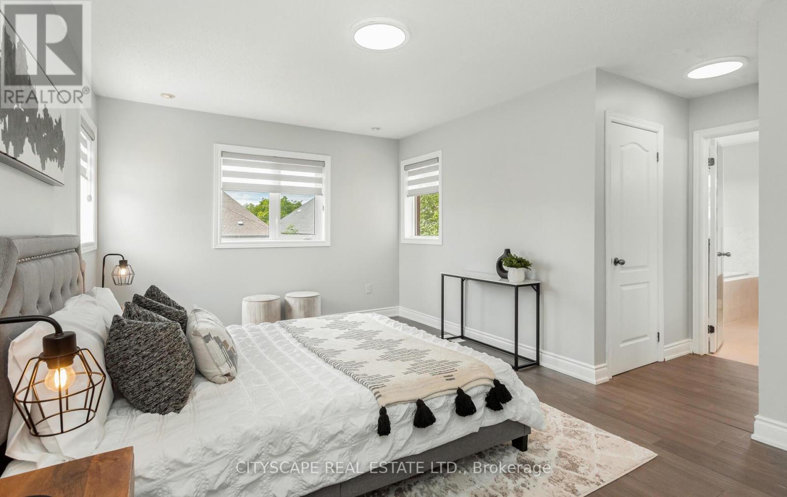 194 Tawny Crescent, Oakville (Br Bronte), Ontario  L6L 6T4 - Photo 22 - W12221965