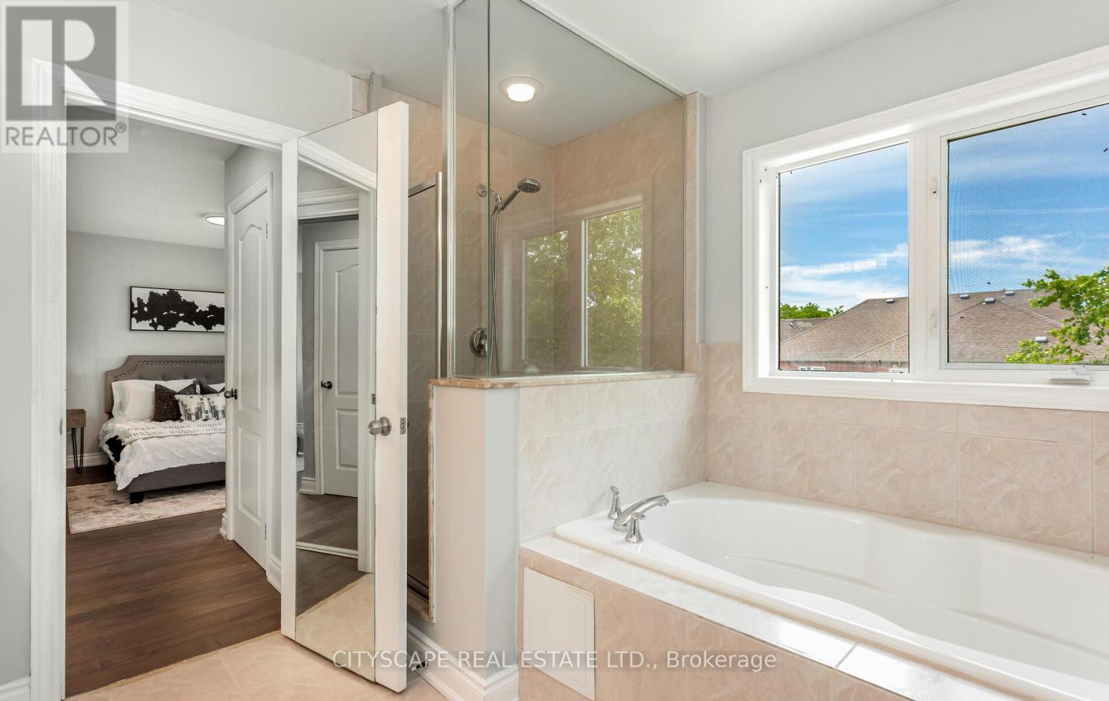 194 Tawny Crescent, Oakville (Br Bronte), Ontario  L6L 6T4 - Photo 24 - W12221965
