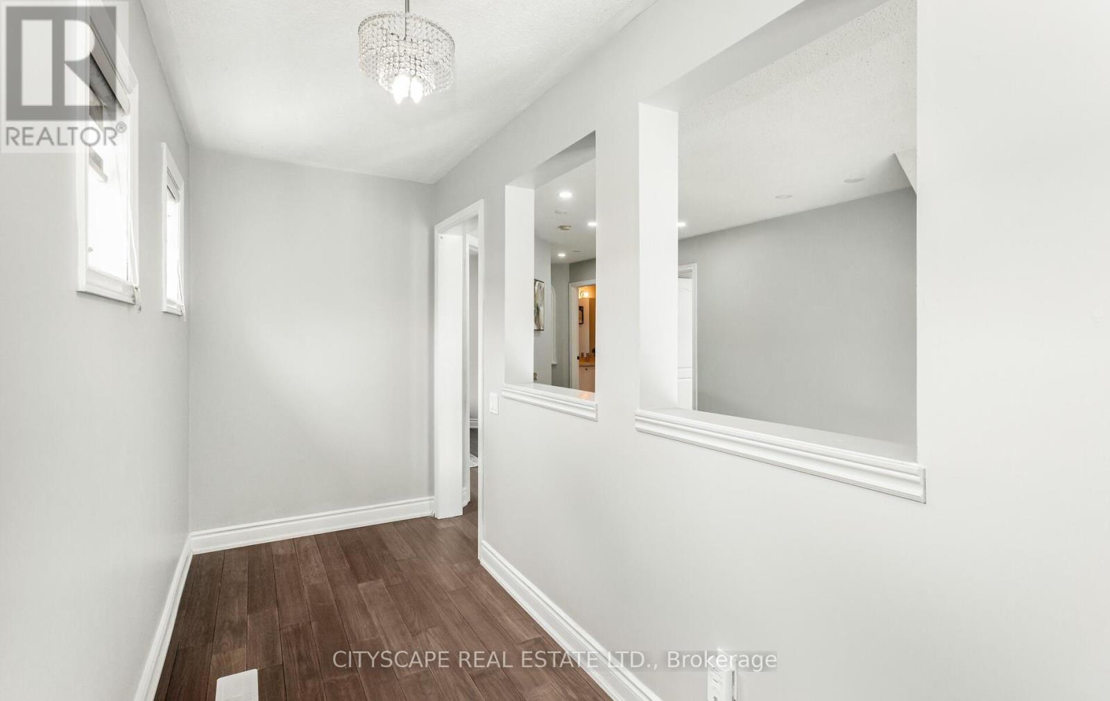 194 Tawny Crescent, Oakville (Br Bronte), Ontario  L6L 6T4 - Photo 27 - W12221965