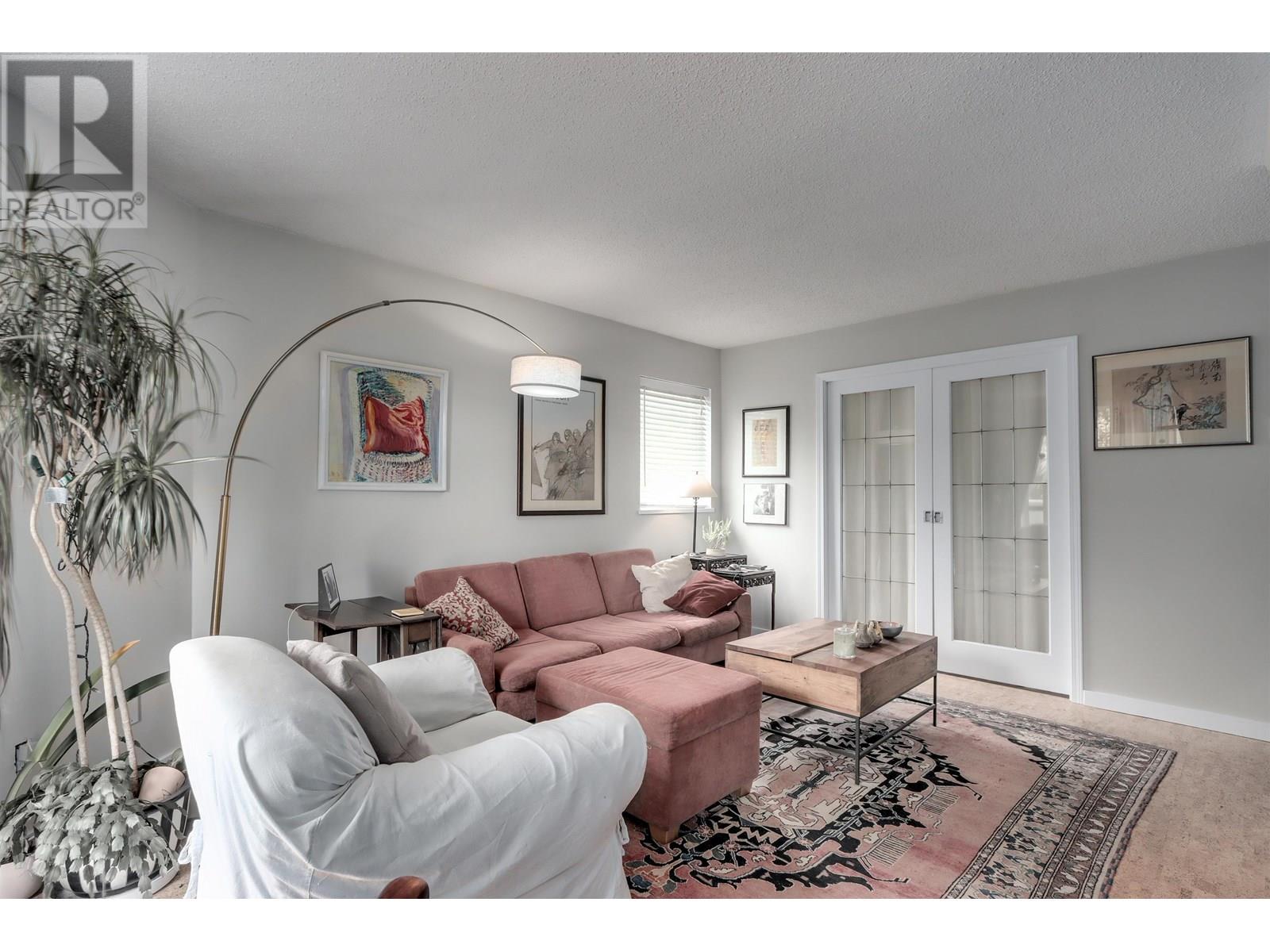 406 998 W 19TH AVENUE, vancouver, British Columbia V5Z1X5