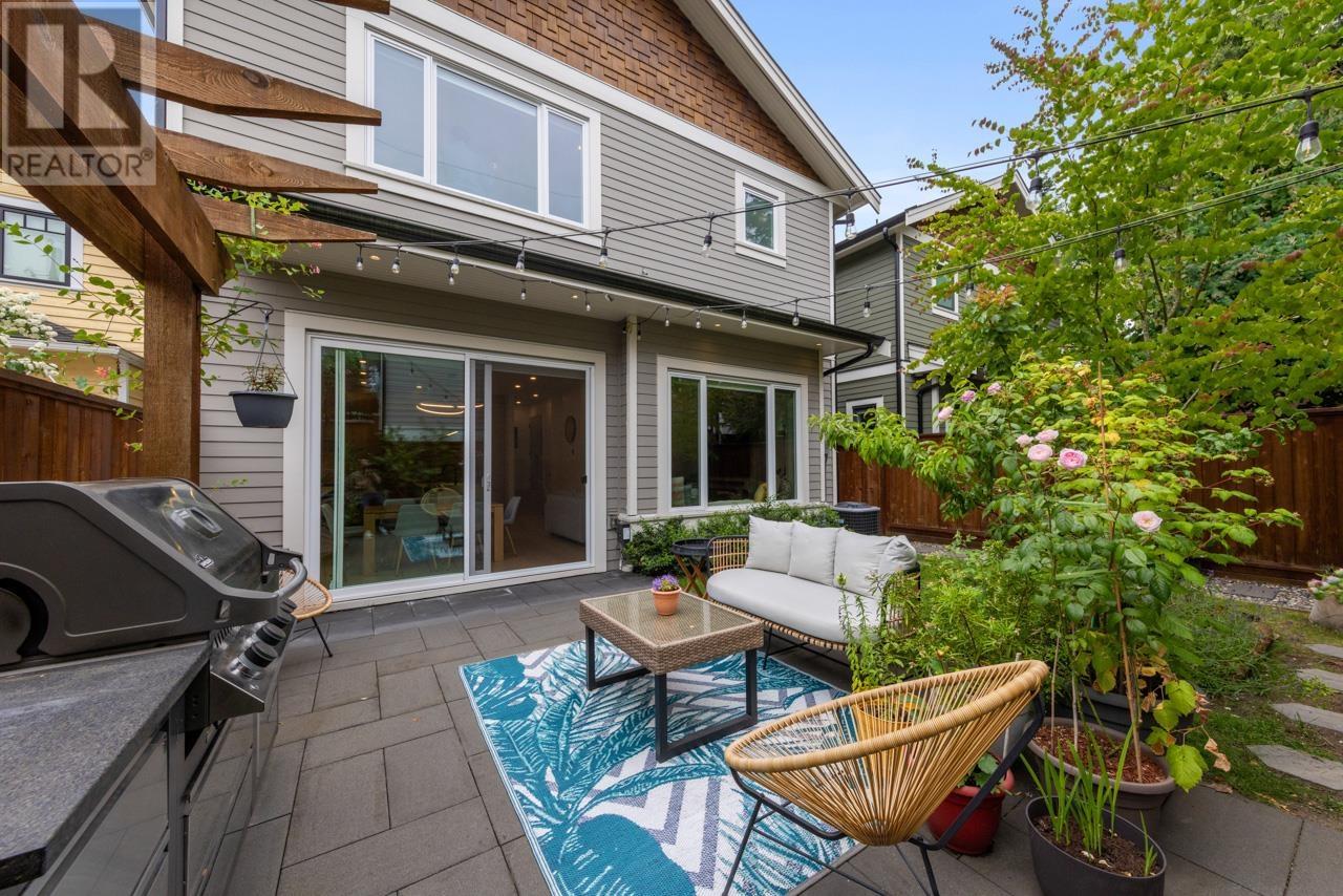 2075 E 6TH AVENUE, vancouver, British Columbia V5N1P8