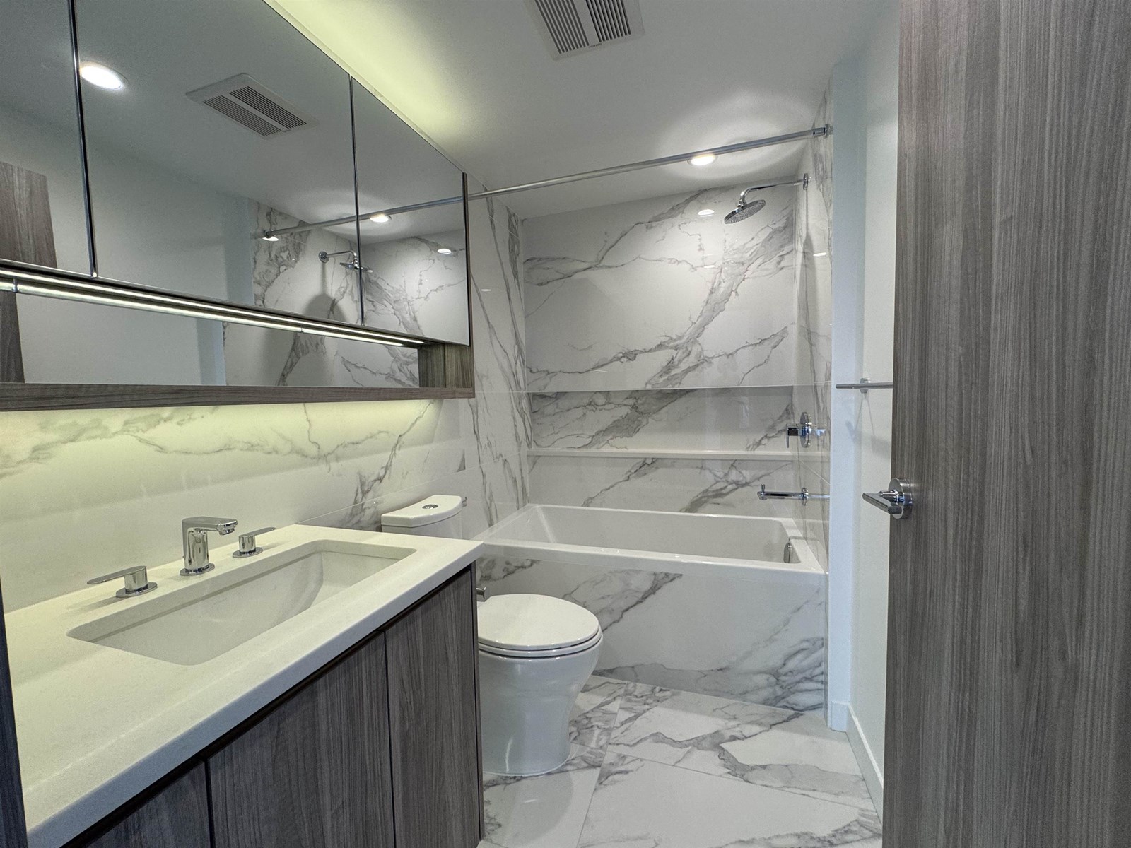 2409 13768 100 Avenue, Surrey, British Columbia  V3T 0V2 - Photo 11 - R3016681