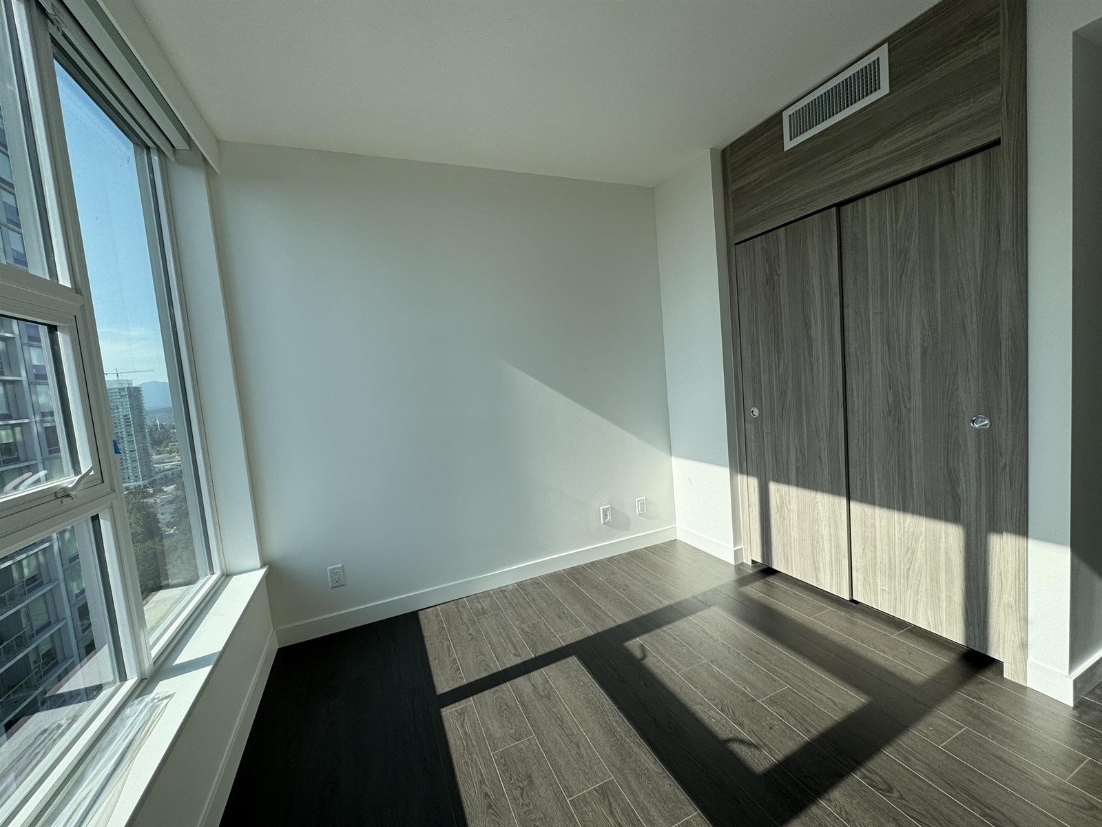 2409 13768 100 Avenue, Surrey, British Columbia  V3T 0V2 - Photo 9 - R3016681