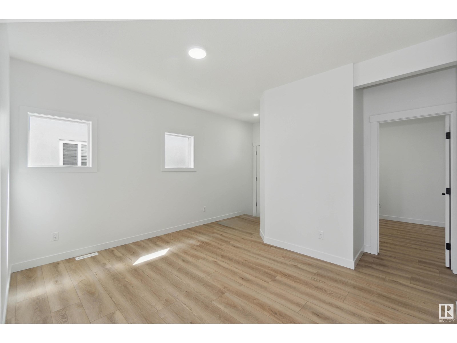 1635 12 St Nw, Edmonton, Alberta  T6T 2V1 - Photo 4 - E4438203