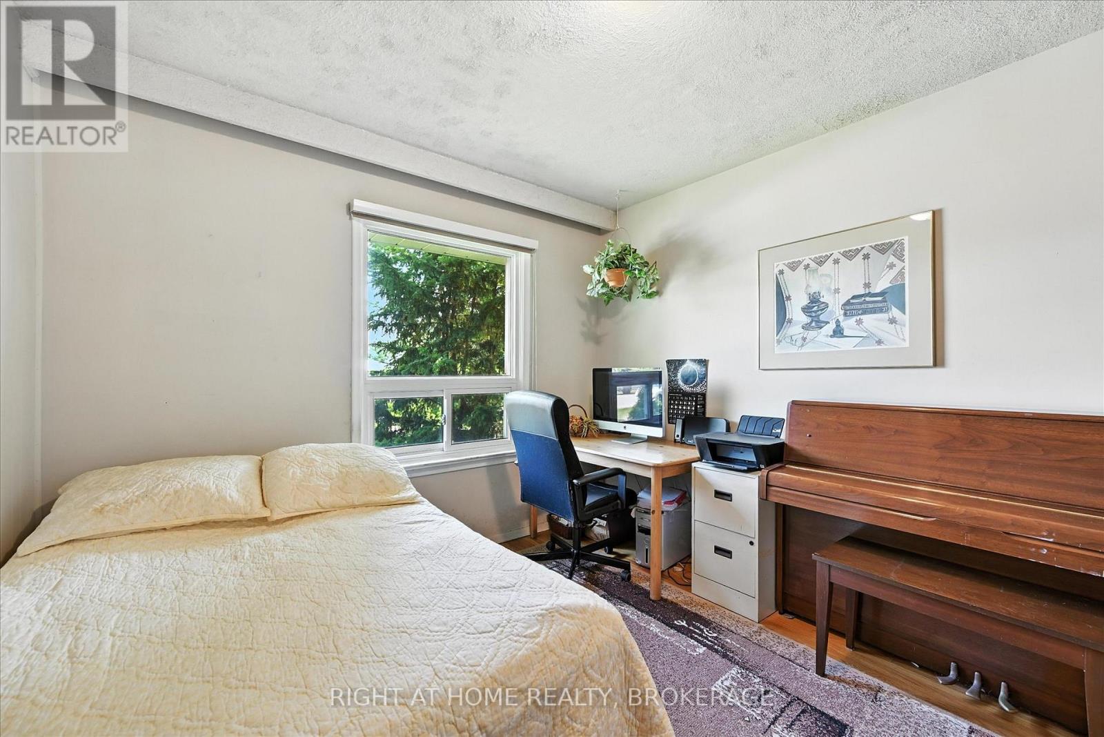 542 Trudale Court, Oakville (Wo West), Ontario  L6L 4H1 - Photo 11 - W12227387