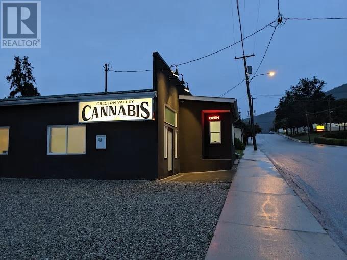 137 15th Avenue, Creston, British Columbia V0B 1G0 - Photo 7 - 10352092