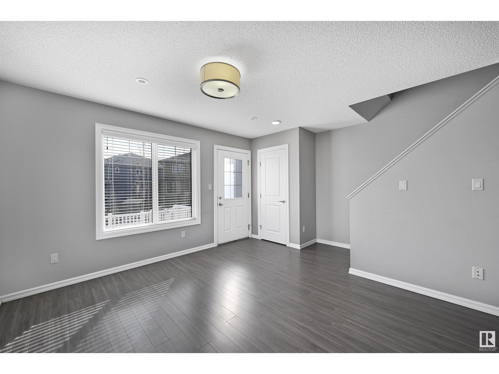 Property at #34 2215 24 ST NW image 5