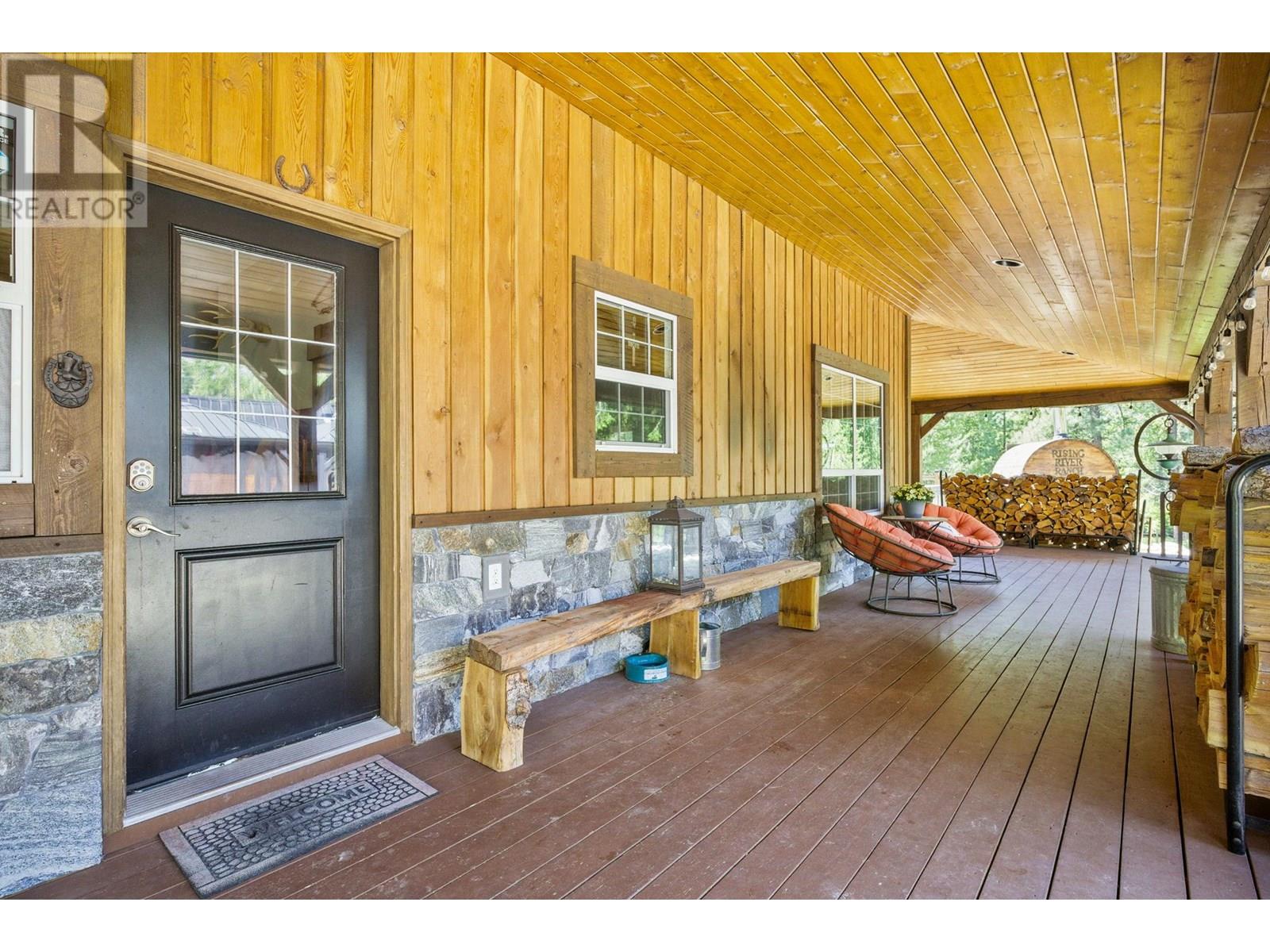 6241 33 Highway, Carmi, British Columbia  V0H 1A0 - Photo 13 - 10350815