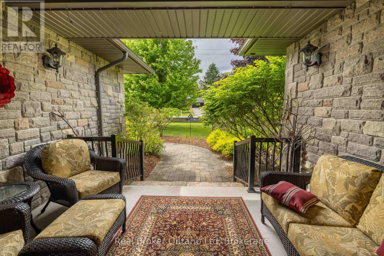 361 Balmy Beach Road, Georgian Bluffs, Ontario  N4K 5N4 - Photo 6 - X12218936