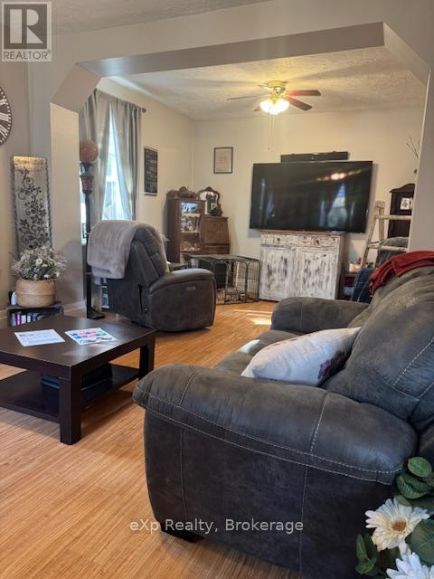 120 3rd Avenue Sw, Arran-Elderslie, Ontario  N0G 1L0 - Photo 6 - X12079947