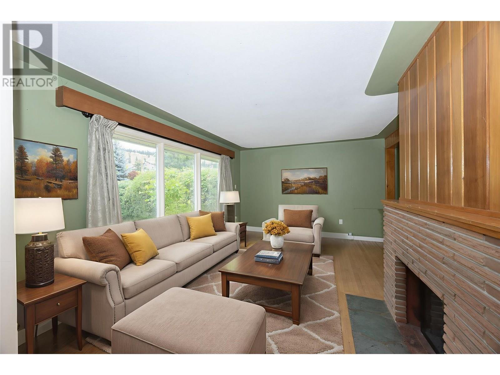 Property at 691 Bay Avenue image 3