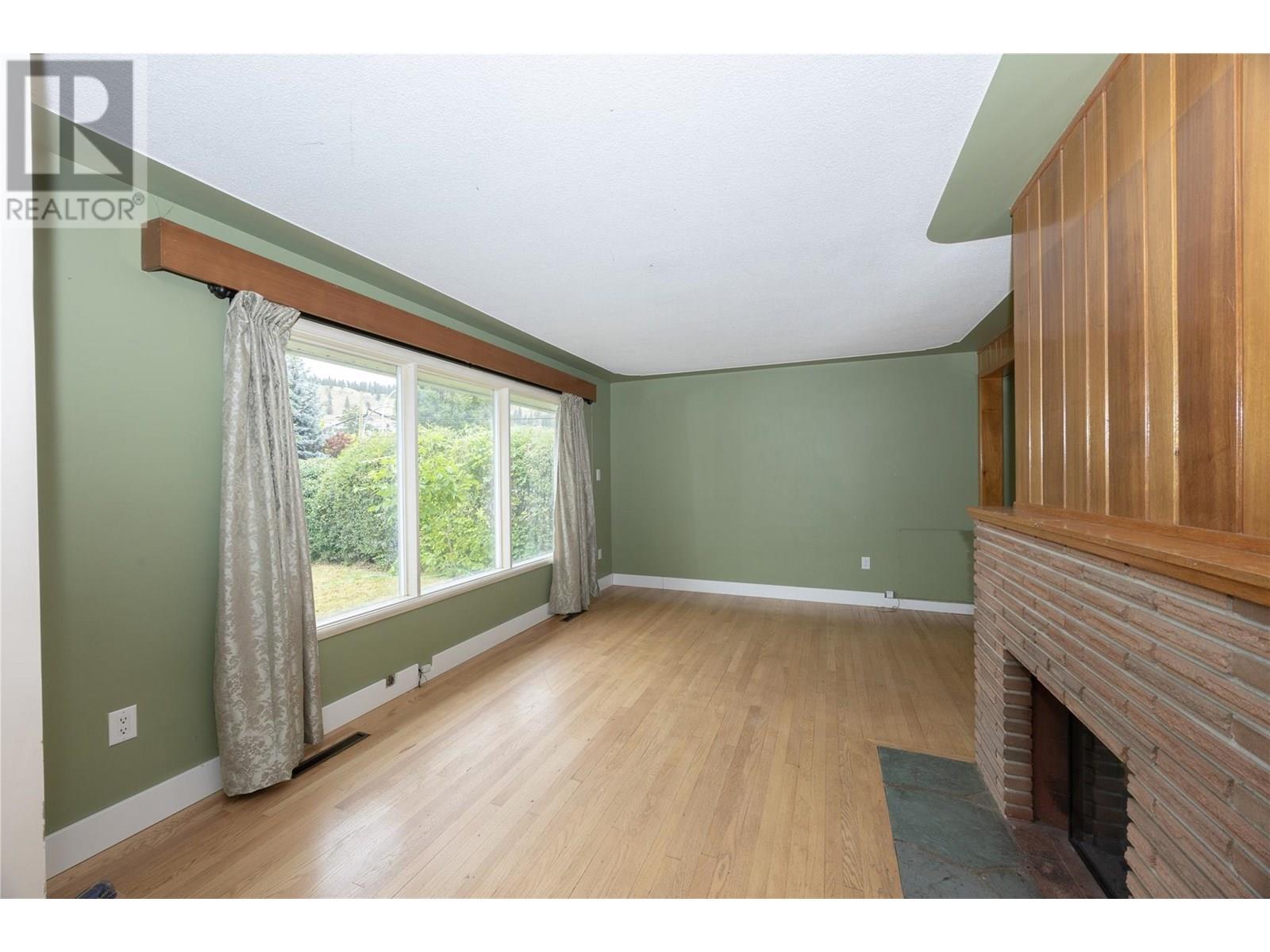 Property at 691 Bay Avenue image 5