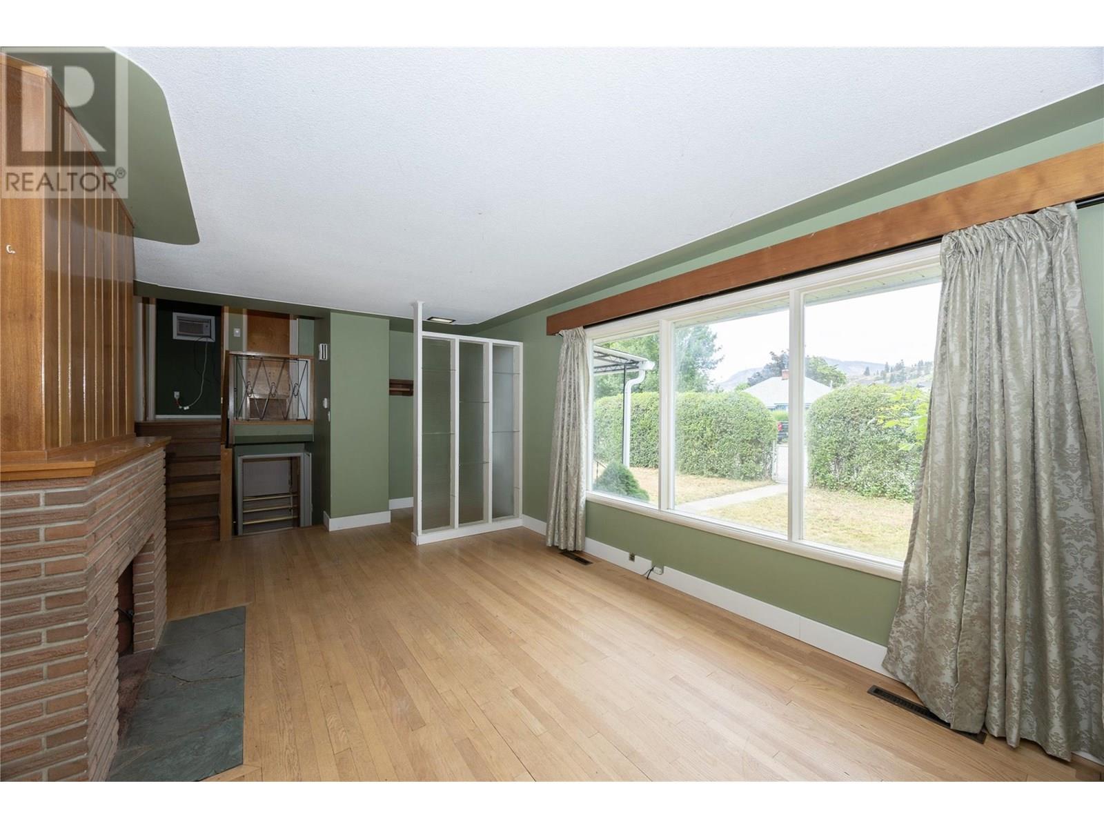 Property at 691 Bay Avenue image 4