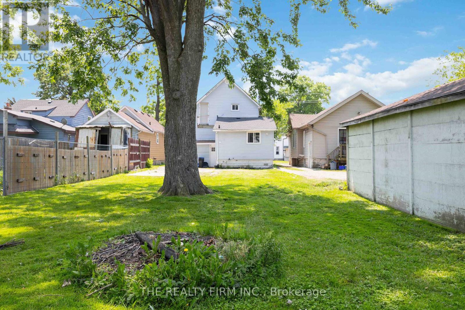 316 Confederation Street, Sarnia, Ontario  N7T 2A5 - Photo 24 - X12227613