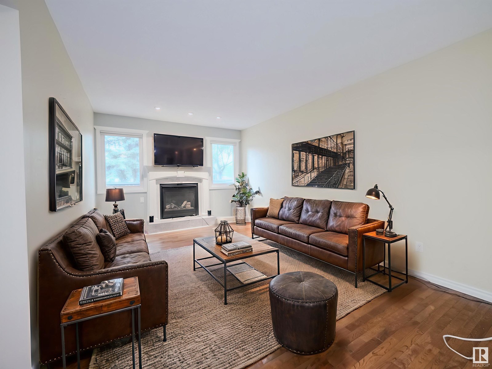 Property at 18170 96 AV NW image 1