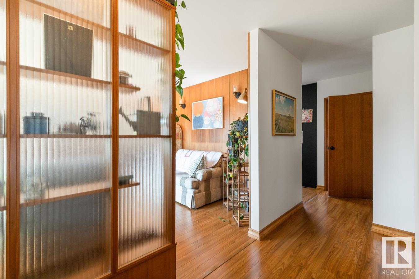Property at 9208 71 ST NW image 3