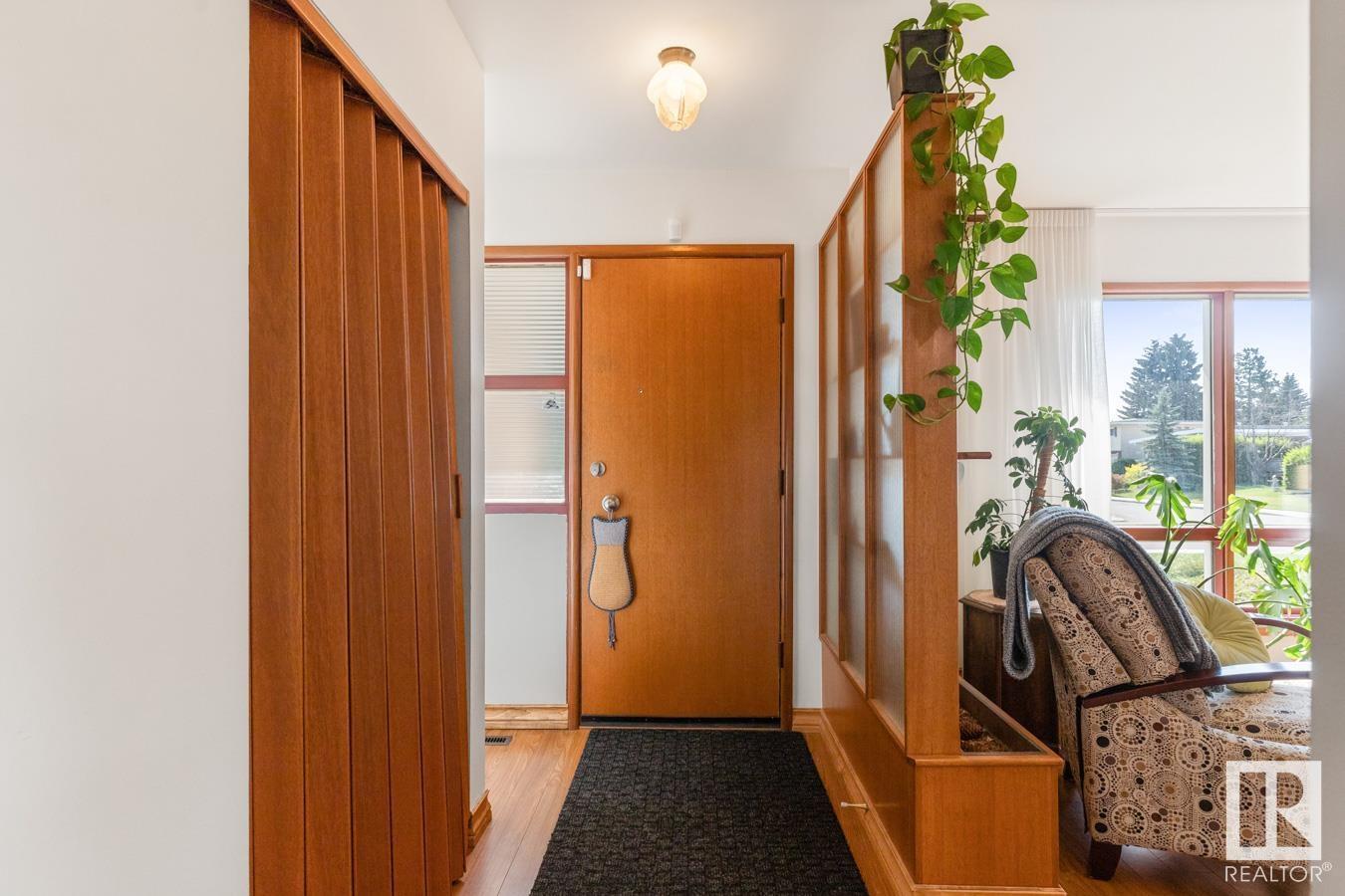 Property at 9208 71 ST NW image 4