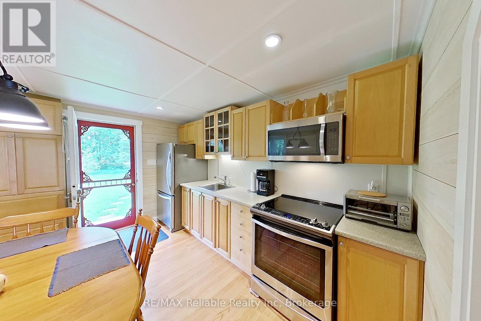 75547 Elliot Street, Bluewater, Ontario  N0M 1G0 - Photo 10 - X12227580