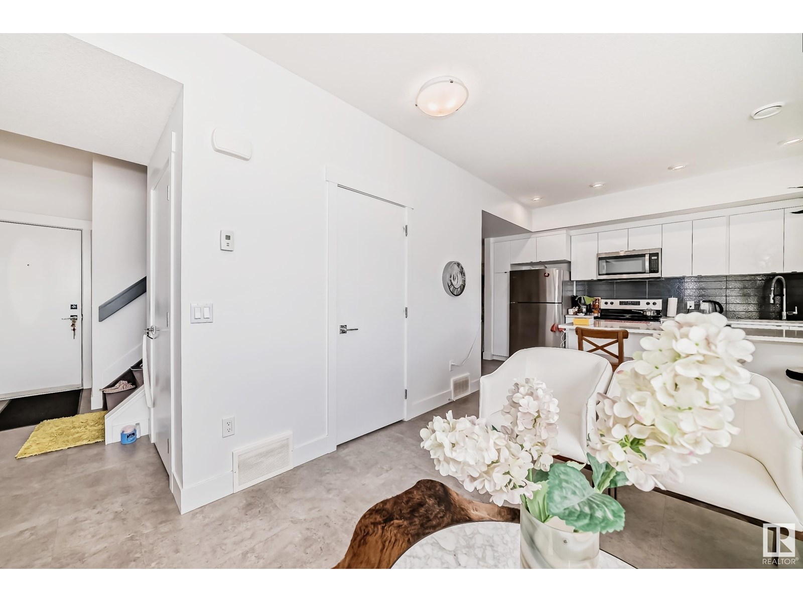 Property at #22 446 ALLARD BV SW image 3