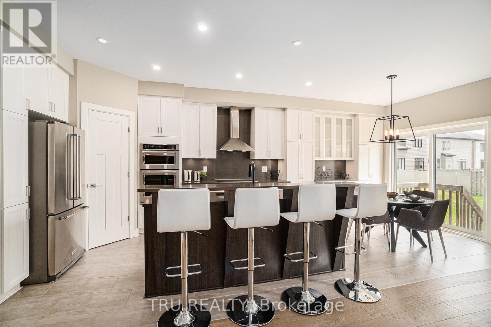 670 Parade Drive, Ottawa, Ontario  K2S 1B8 - Photo 10 - X12227572