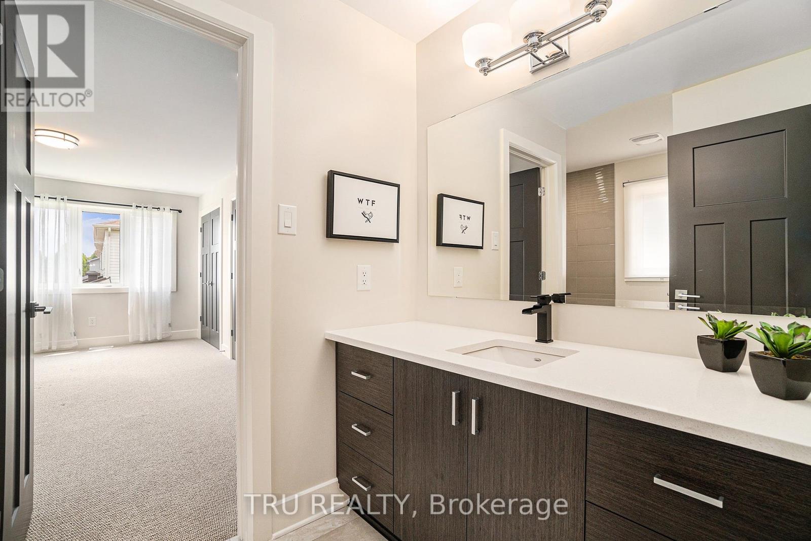670 Parade Drive, Ottawa, Ontario  K2S 1B8 - Photo 15 - X12227572