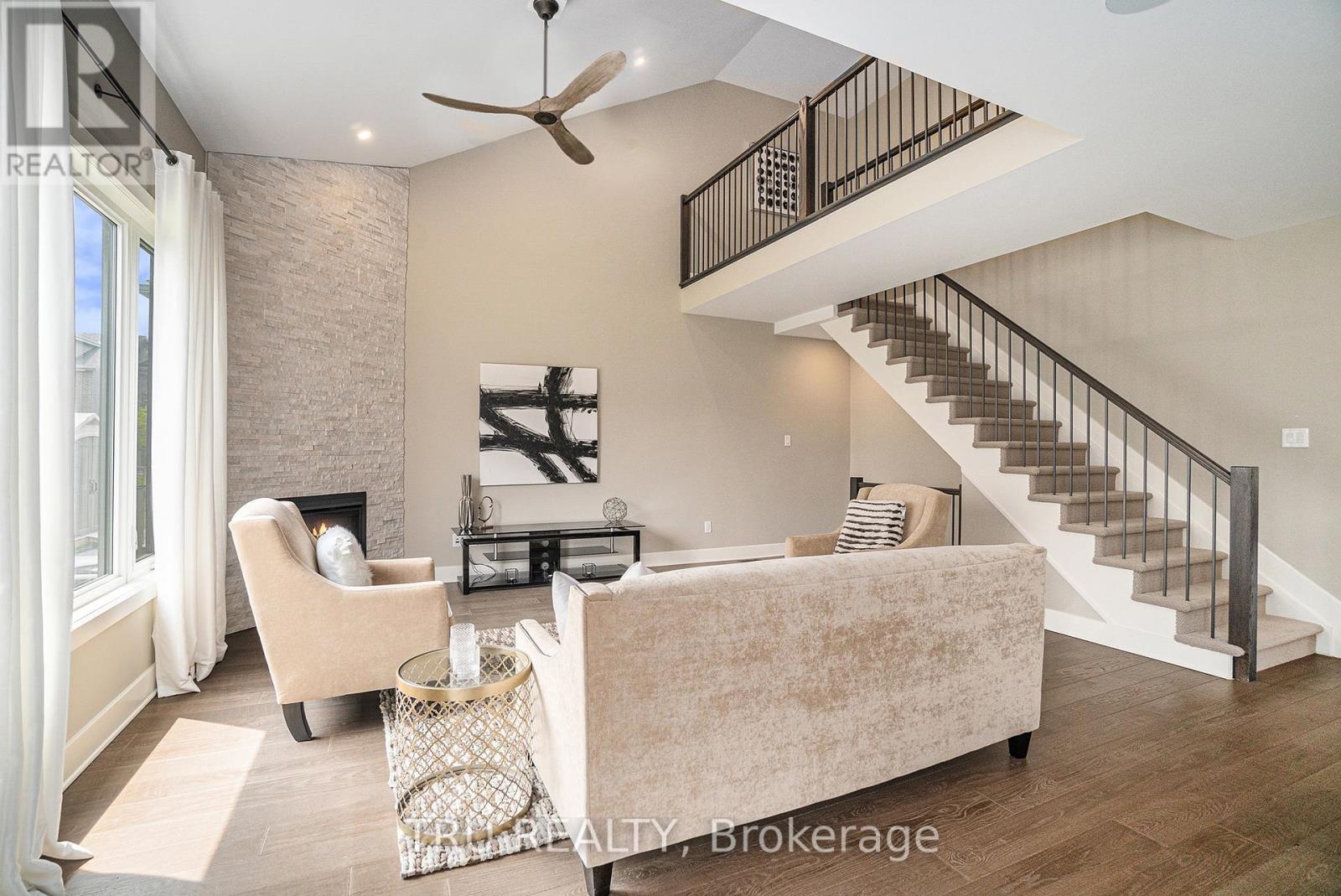 670 Parade Drive, Ottawa, Ontario  K2S 1B8 - Photo 6 - X12227572