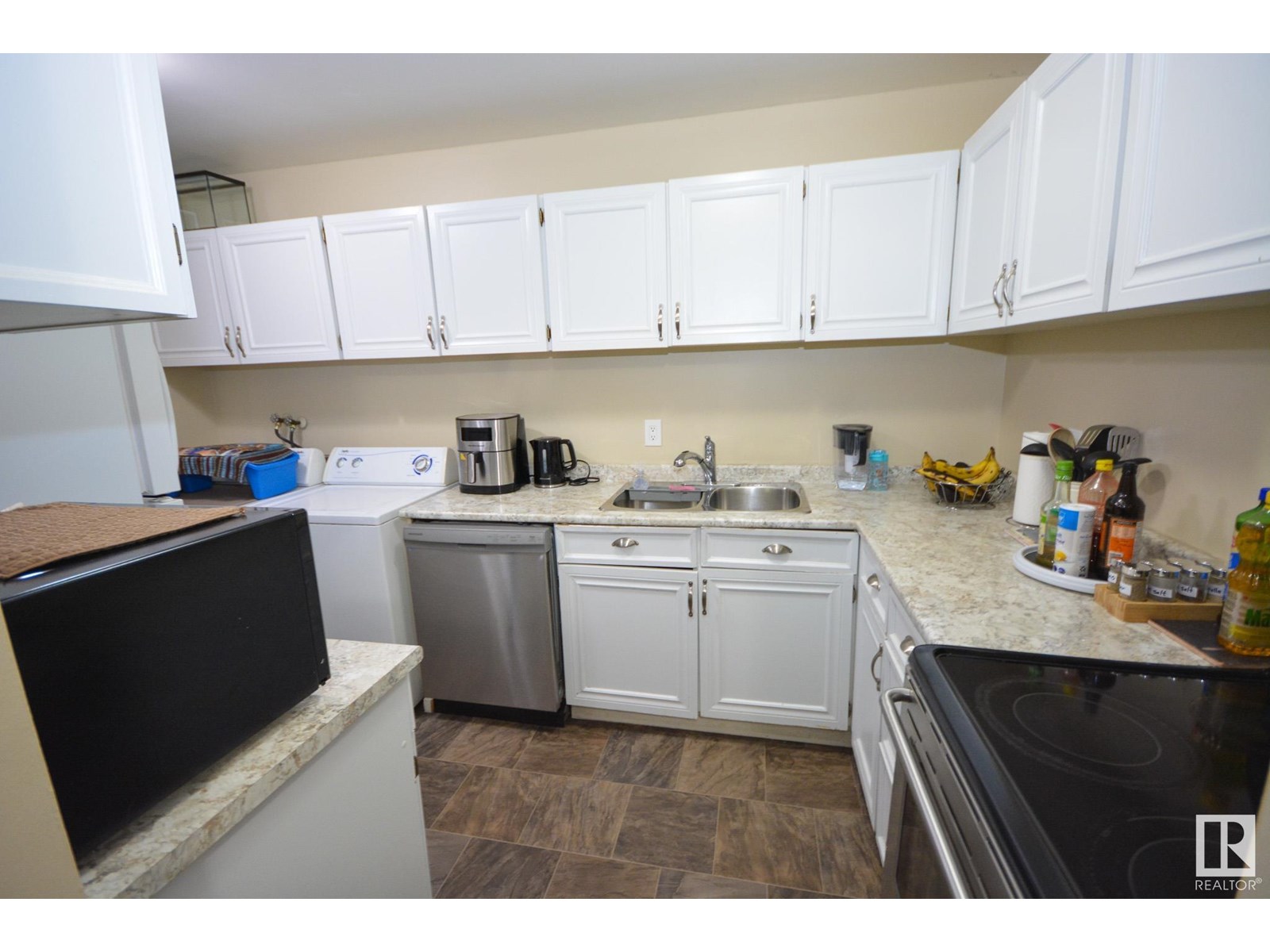 Property at 6032 TUDOR GL image 4