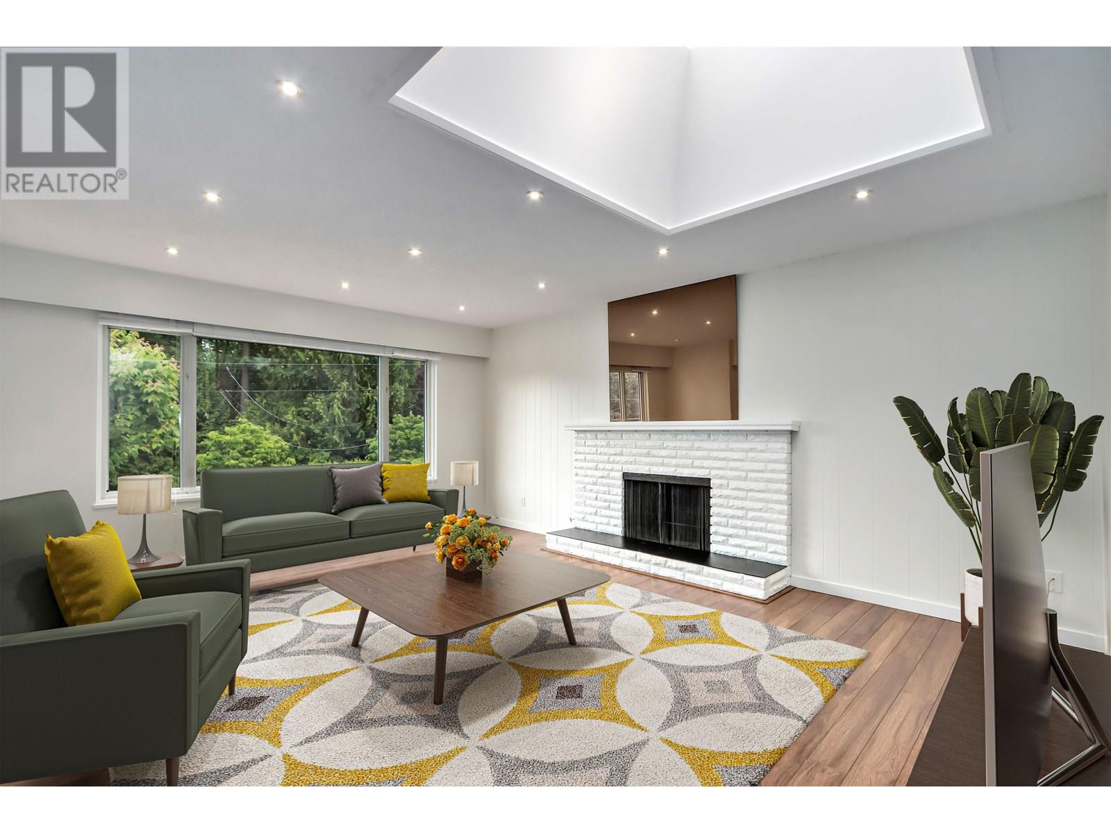Property at 1127 CALEDONIA AVENUE image 2