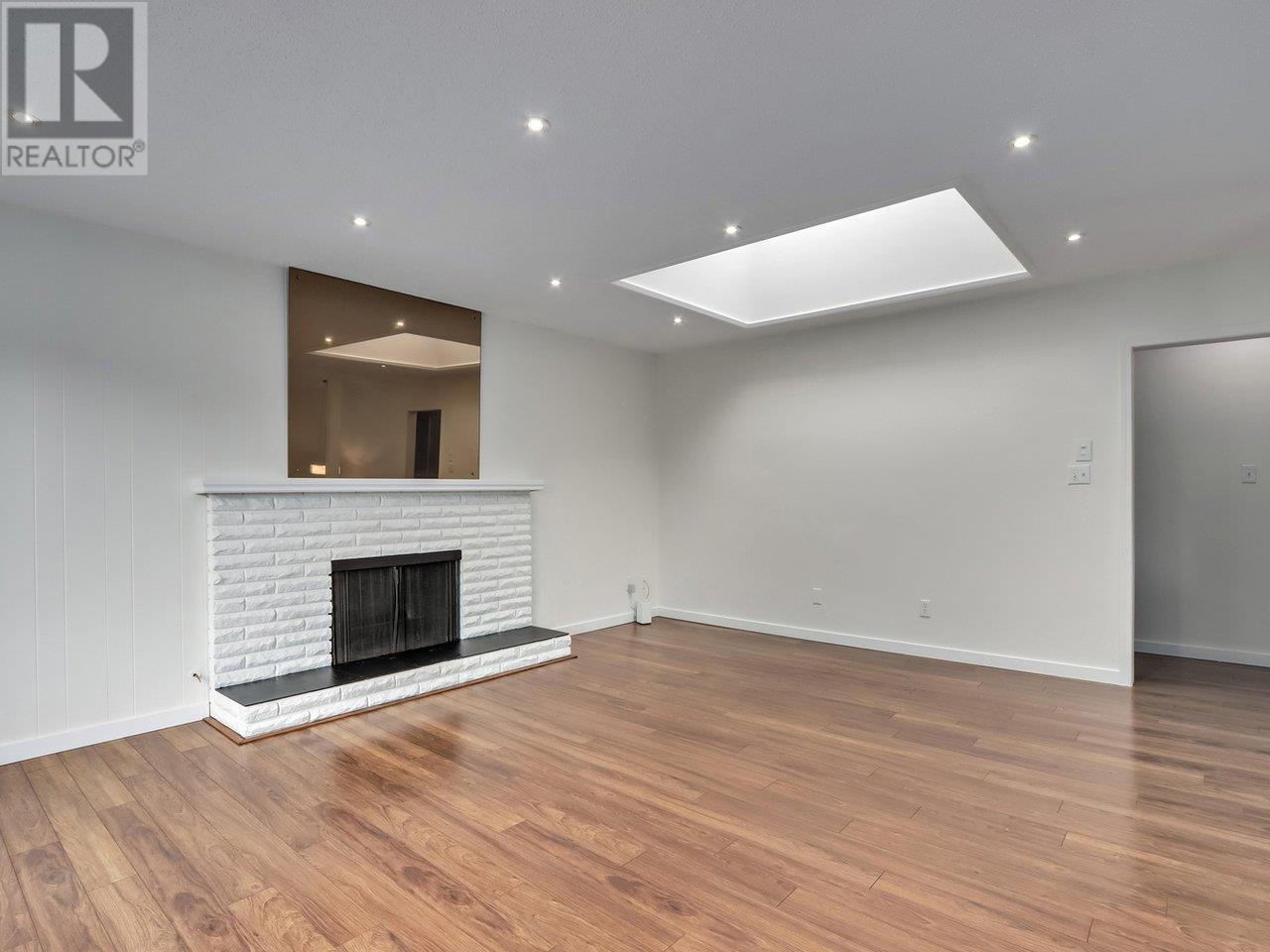 Property at 1127 CALEDONIA AVENUE image 4