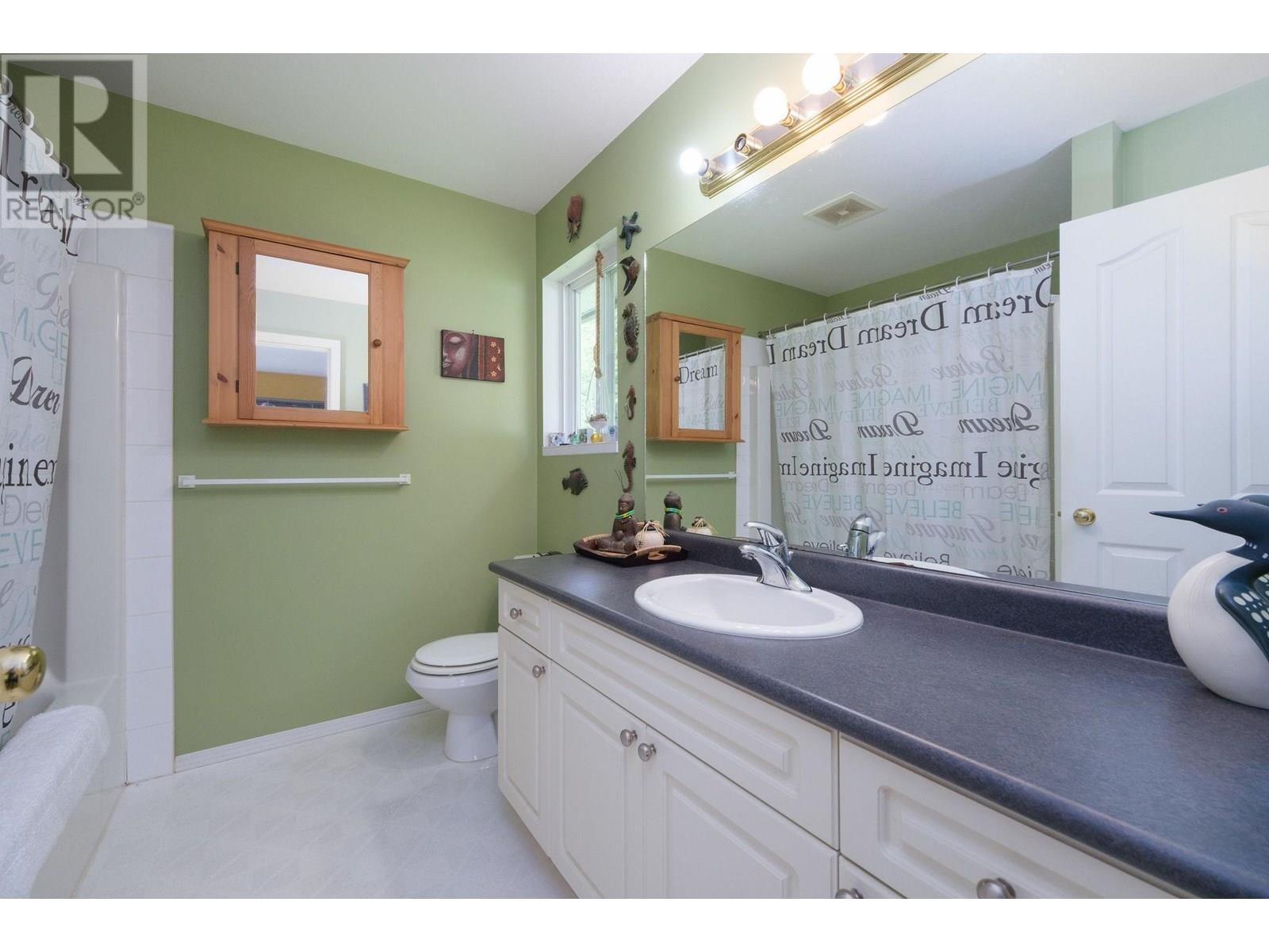 2557 Miles Road, Roberts Creek, British Columbia  V0N 2W4 - Photo 14 - R3016846