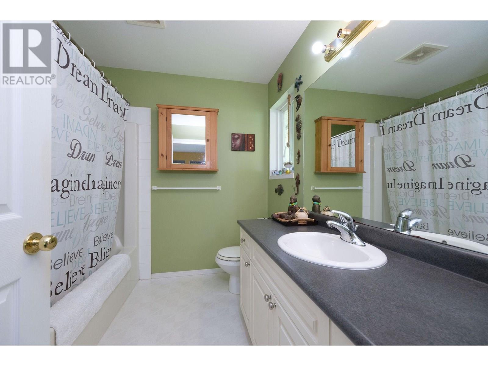 2557 Miles Road, Roberts Creek, British Columbia  V0N 2W4 - Photo 15 - R3016846