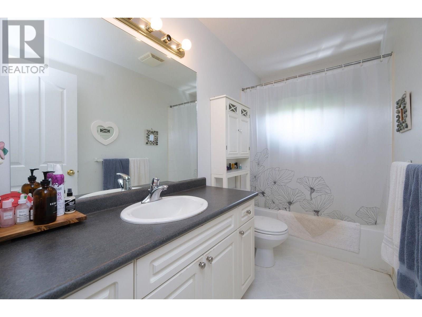 2557 Miles Road, Roberts Creek, British Columbia  V0N 2W4 - Photo 18 - R3016846