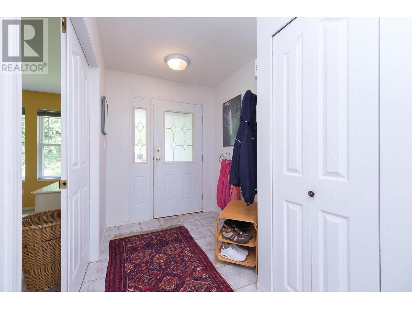2557 Miles Road, Roberts Creek, British Columbia  V0N 2W4 - Photo 22 - R3016846