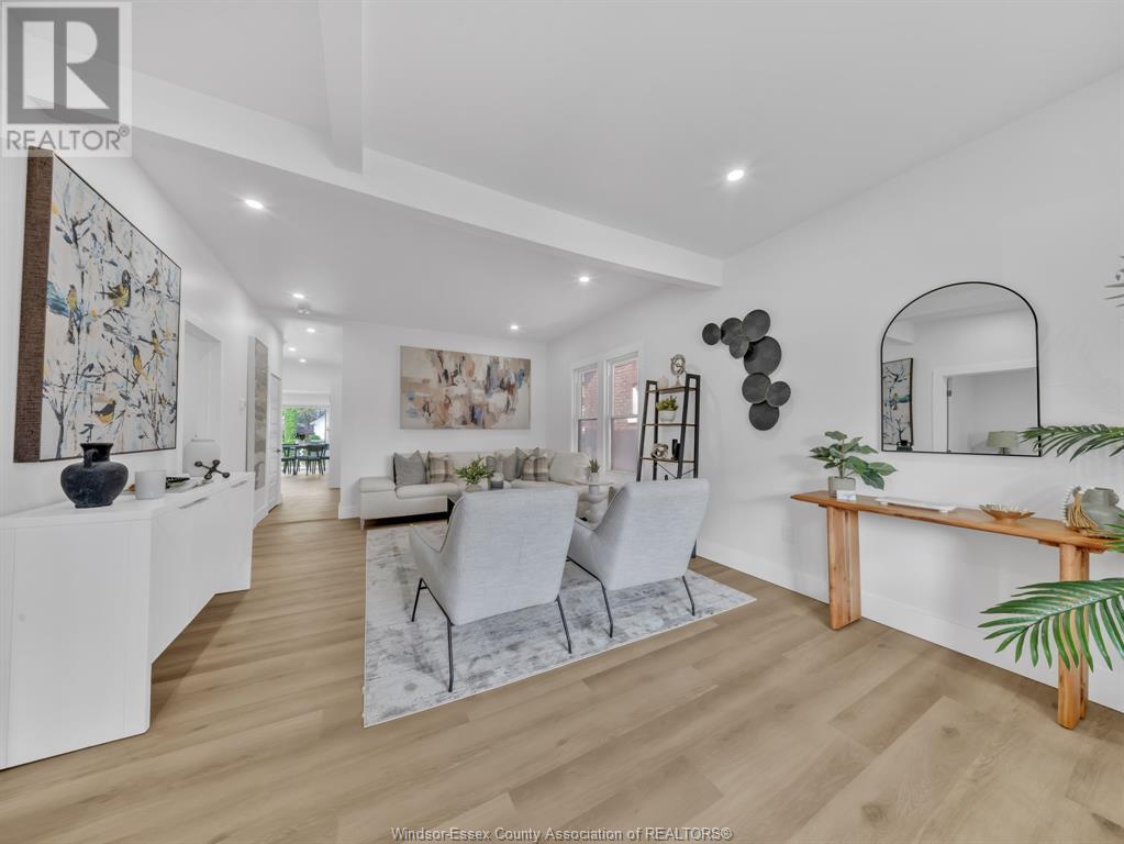 Property at 1387 Lincoln image 4