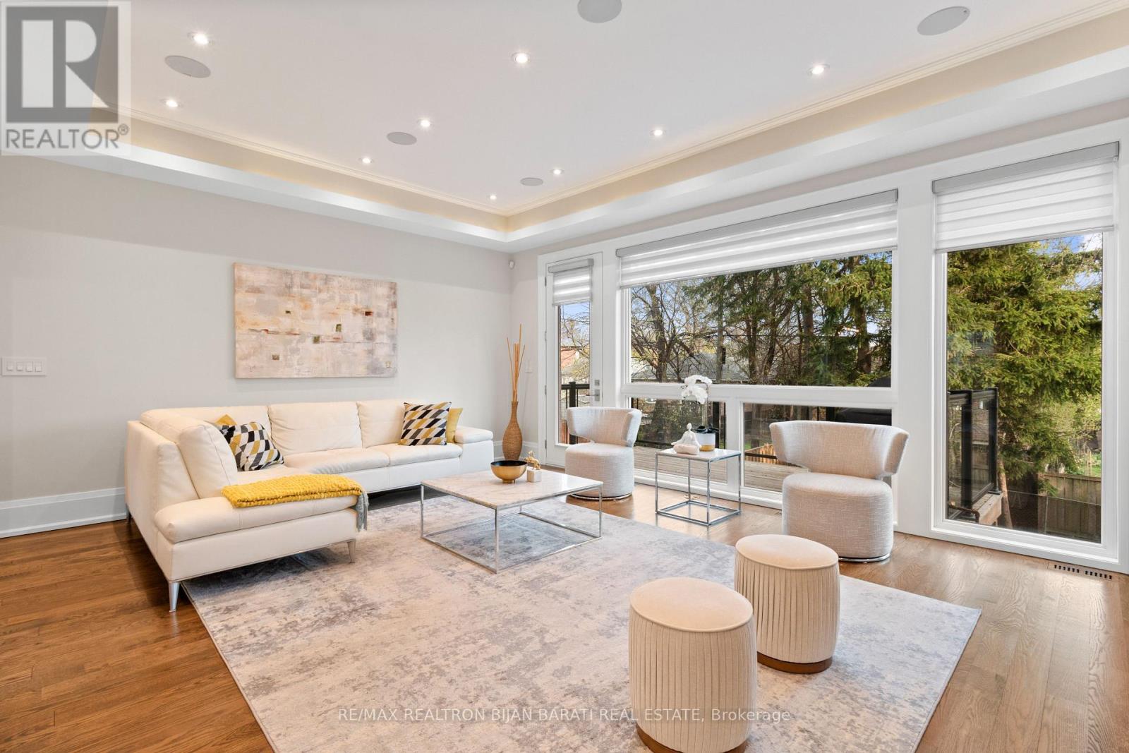 Property at 109 KINGSDALE AVENUE image 3