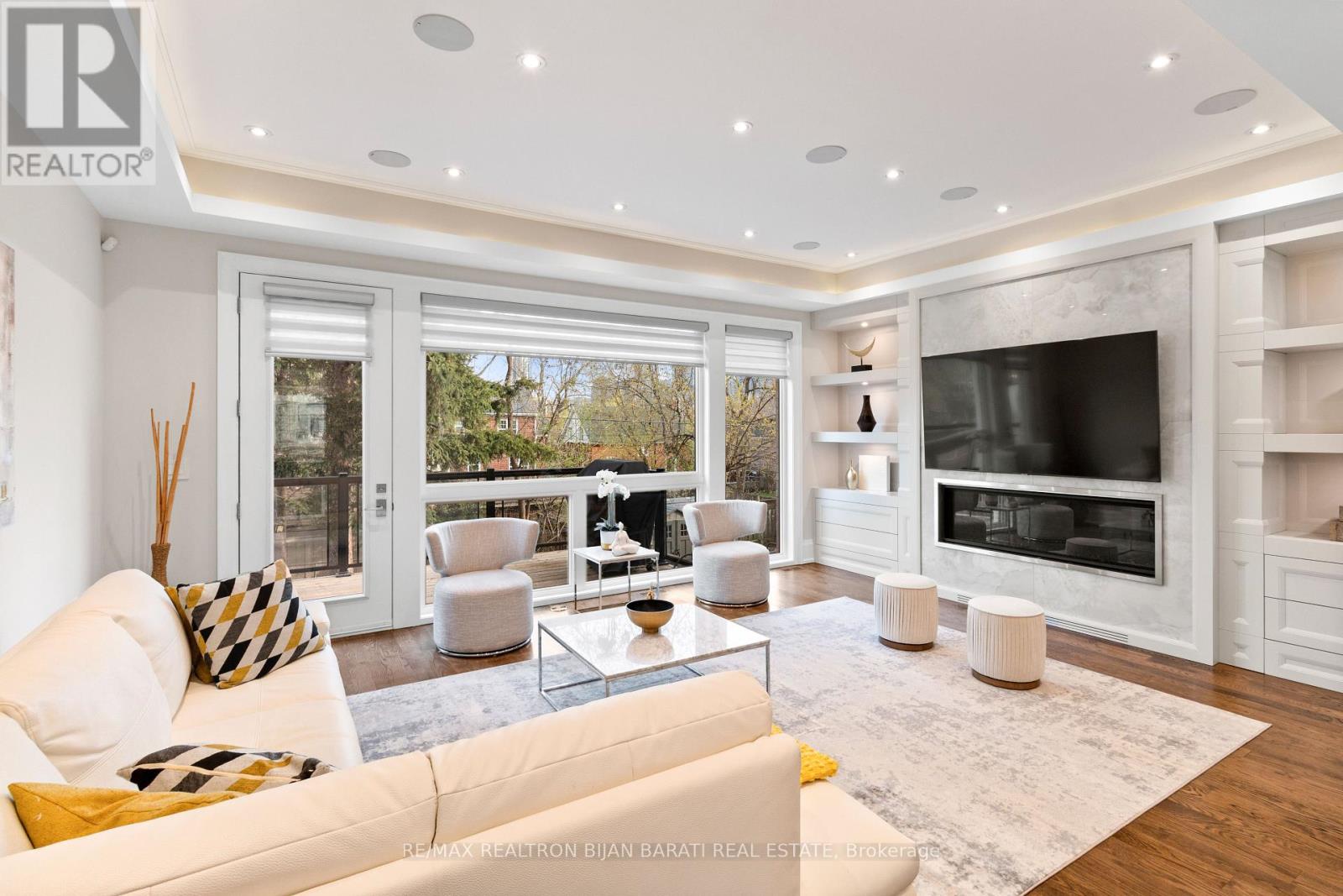 Property at 109 KINGSDALE AVENUE image 4