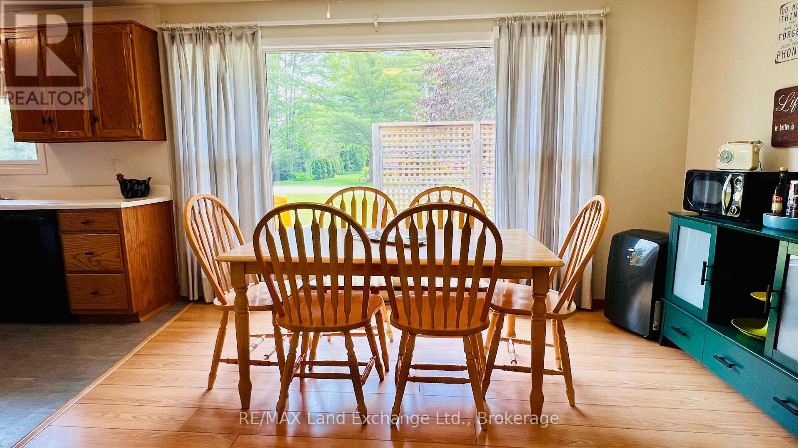 401 Oki Court, Huron-Kinloss, Ontario  N2Z 2X3 - Photo 10 - X12220802