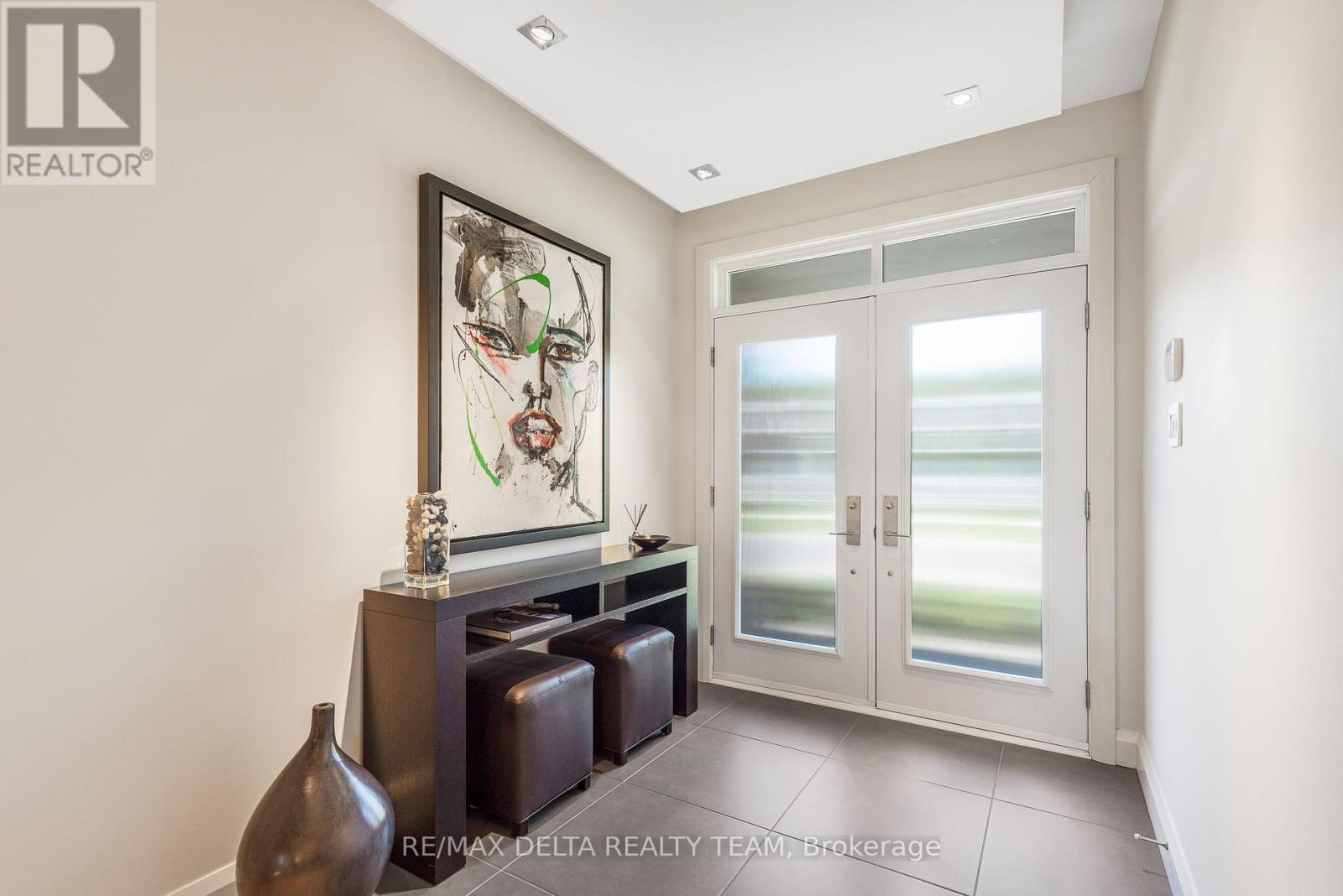 Property at 1703 DES SAPINS GARDENS image 3