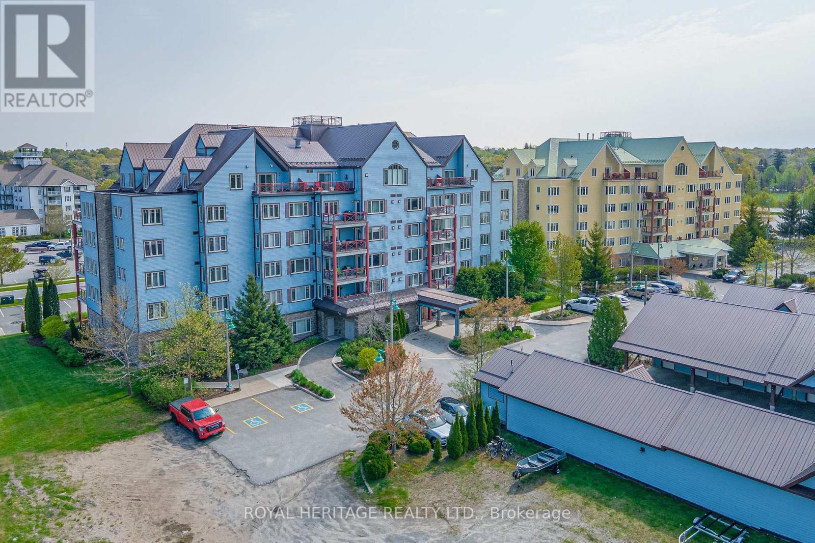 605 - 130 Steamship Bay Road, Gravenhurst (Muskoka (S)), Ontario  P1P 1Z9 - Photo 1 - X12227696