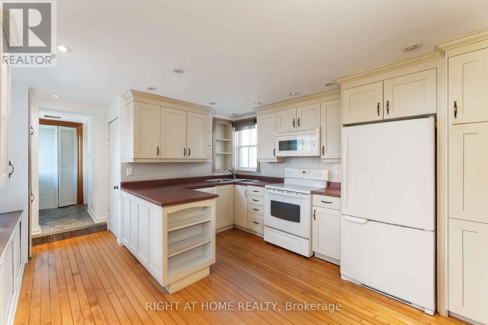 Property at 183 AUGUSTA STREET image 4