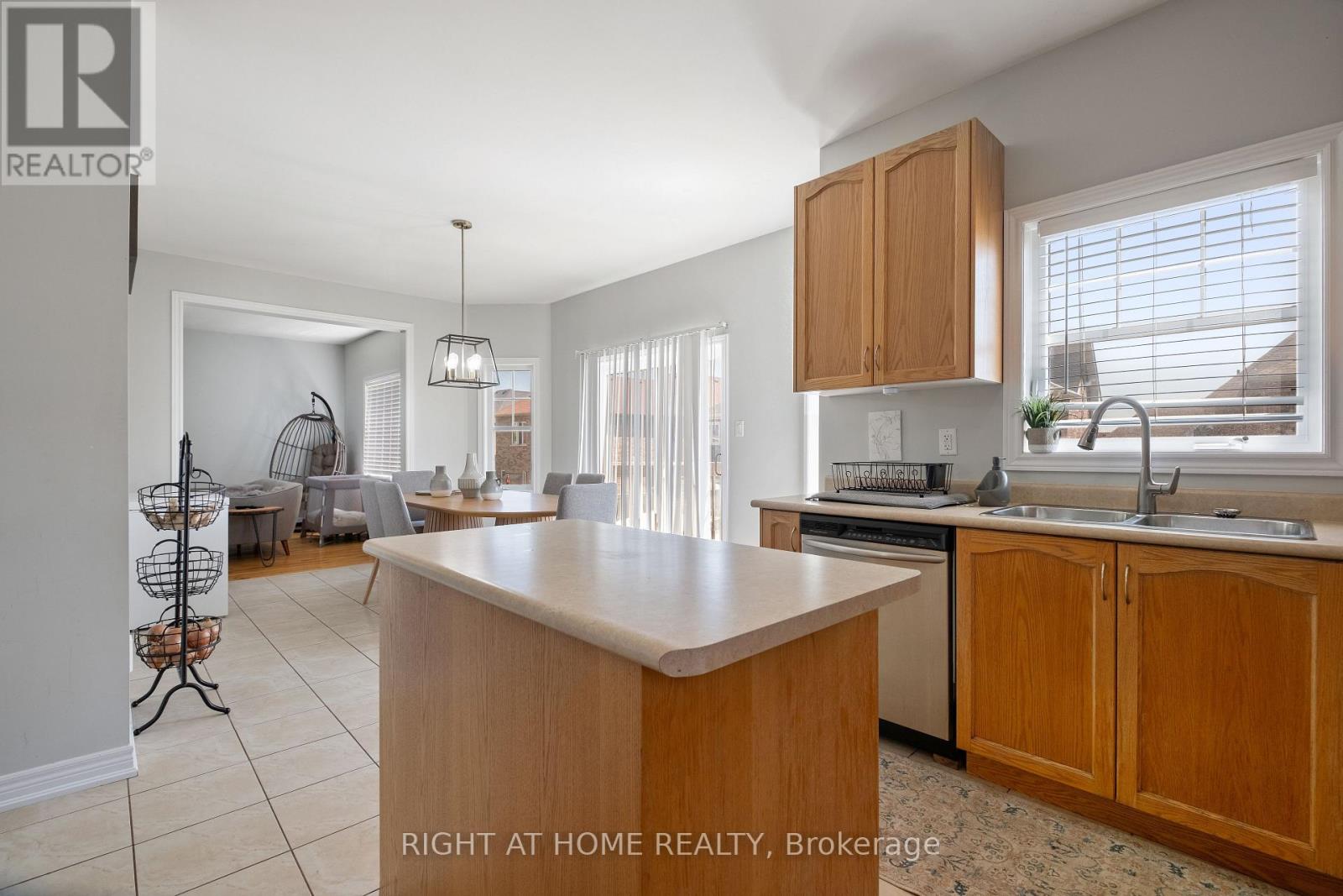 1381 Lormel Gate Avenue, Innisfil (Lefroy), Ontario  L0L 1W0 - Photo 30 - N12227474