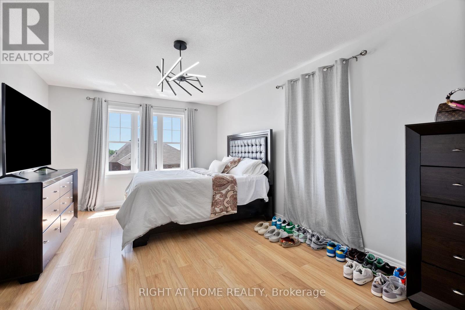 1381 Lormel Gate Avenue, Innisfil (Lefroy), Ontario  L0L 1W0 - Photo 8 - N12227474