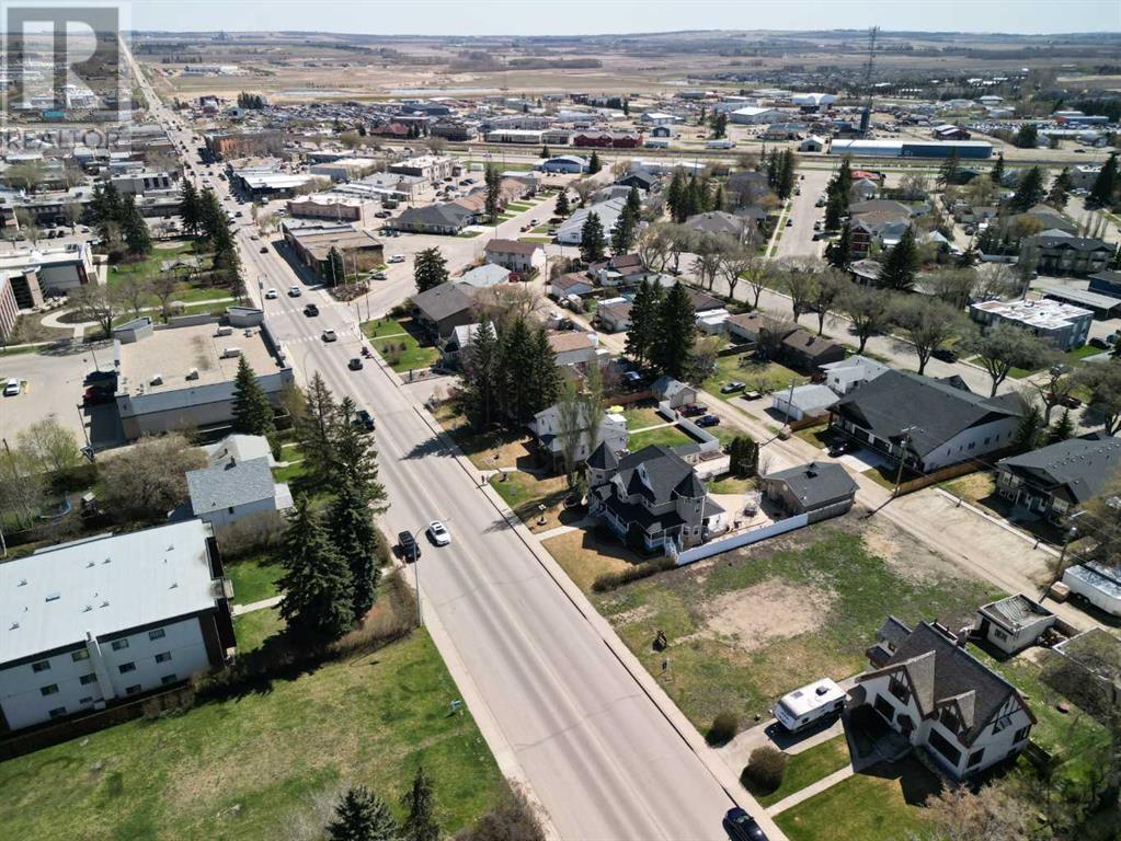 5331 50 Avenue, Lacombe, Alberta  T4L 1S6 - Photo 4 - A2200250