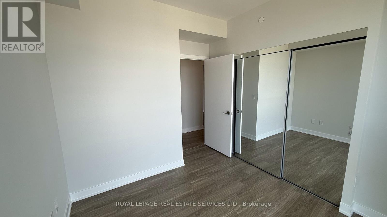 4311 - 430 Square One Drive, Mississauga, Ontario  L5B 0L6 - Photo 15 - W12223268