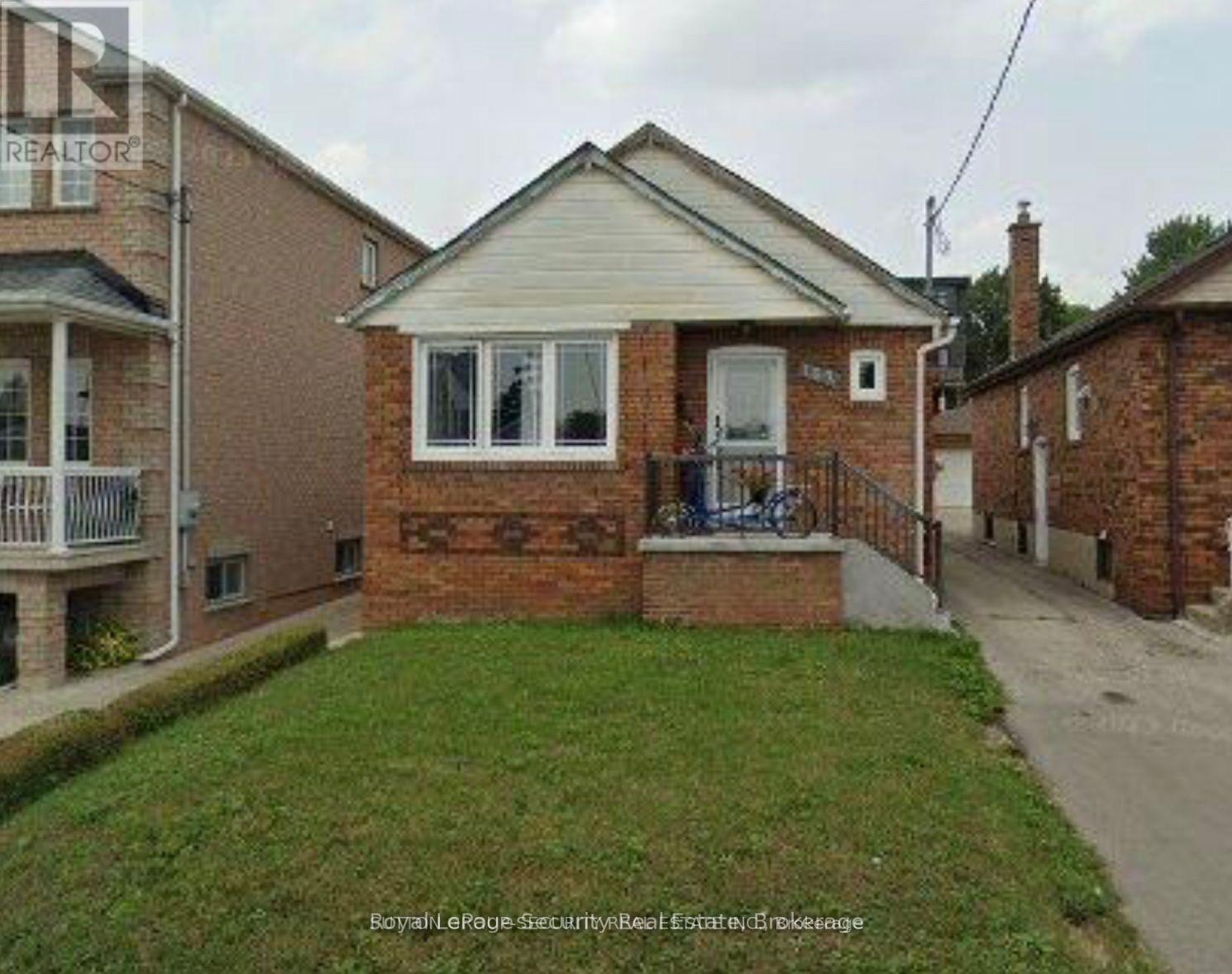 BASEMENT - 162 DONALD AVENUE, Toronto, Ontario