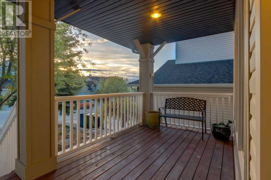 Property at 162 CRESTRIDGE Way SW image 3